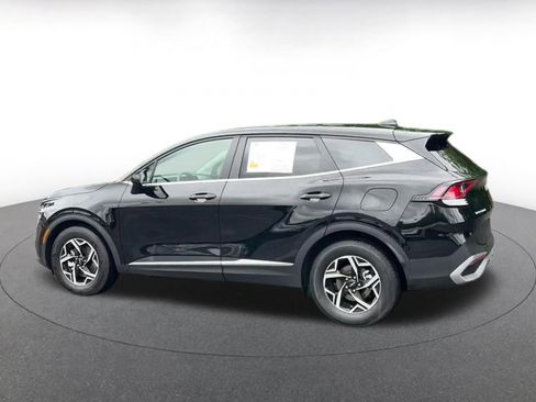 Used 2025 Kia Sportage LX FWD image 10