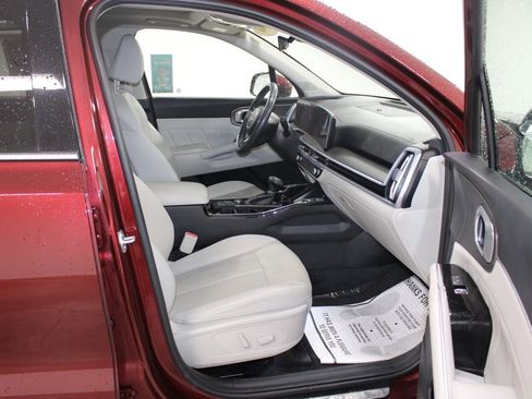 Used 2024 Kia Sorento SX image 28