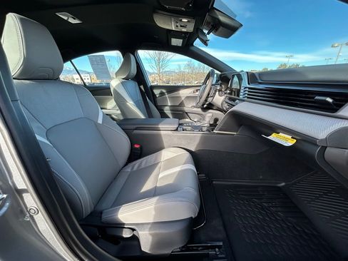 Used 2026 Toyota Camry SE image 30