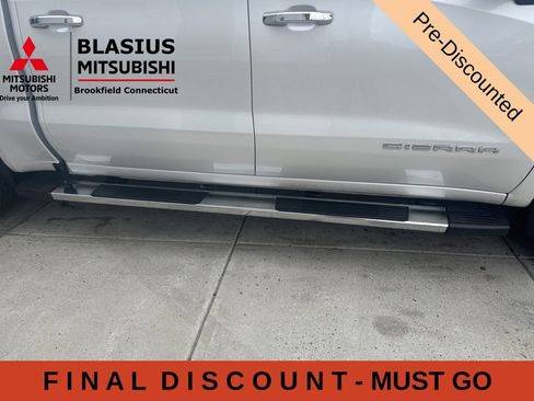 Used 2021 GMC Sierra 1500 SLT w/ SLT Premium Package AWD/4WD image 14