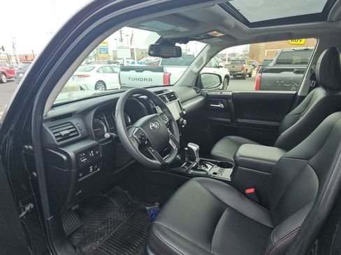 Used 2022 Toyota 4Runner TRD Off-Road Premium AWD/4WD image 25