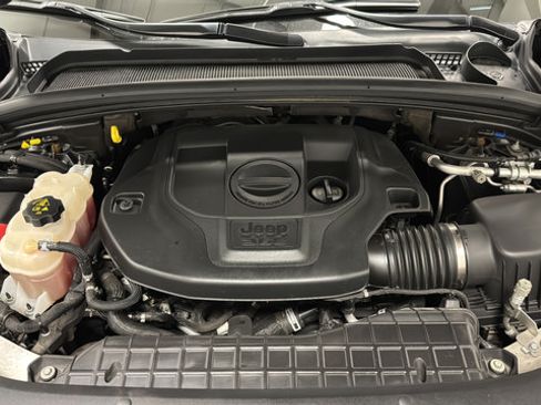 Used 2022 Jeep Grand Cherokee Trailhawk w/ Luxury Tech Group III AWD/4WD image 25