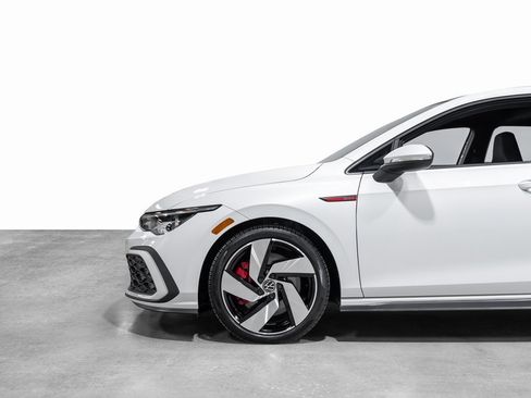 Used 2022 Volkswagen GTI SE image 29