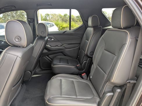 Used 2023 Chevrolet Traverse Premier image 15