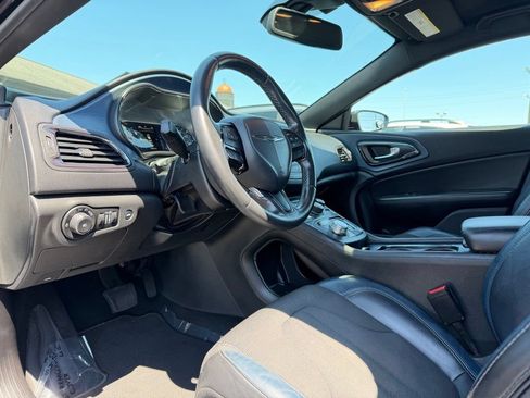 Used 2016 Chrysler 200 S w/ Comfort Group FWD image 2