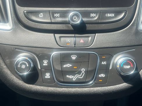 Used 2022 Chevrolet Malibu LS FWD image 29