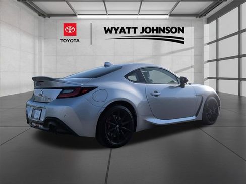 Used 2025 Toyota GR86 Premium w/ Performance Package image 5