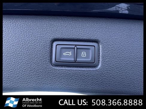 Used 2025 Audi Q7 3.0T Premium Plus image 17