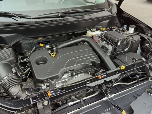 Certified 2023 Chevrolet Equinox LS FWD image 29