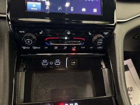 Used 2023 Jeep Grand Cherokee L Laredo w/ Luxury Tech Group I image 30