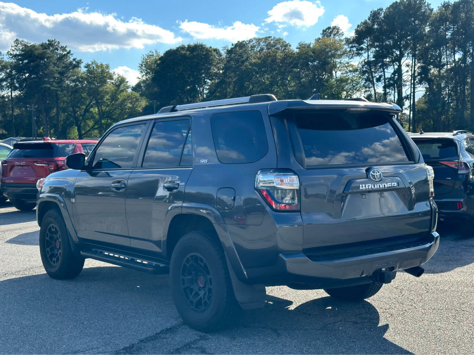 Used 2022 Toyota 4Runner SR5 w/ TRD Black Wheel Package (TMS) AWD/4WD image 9