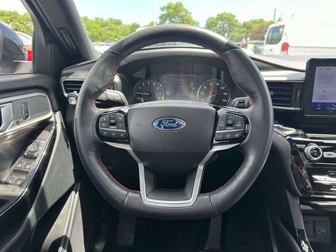 Used 2023 Ford Explorer ST-Line w/ Class IV Trailer Tow Package AWD/4WD image 14