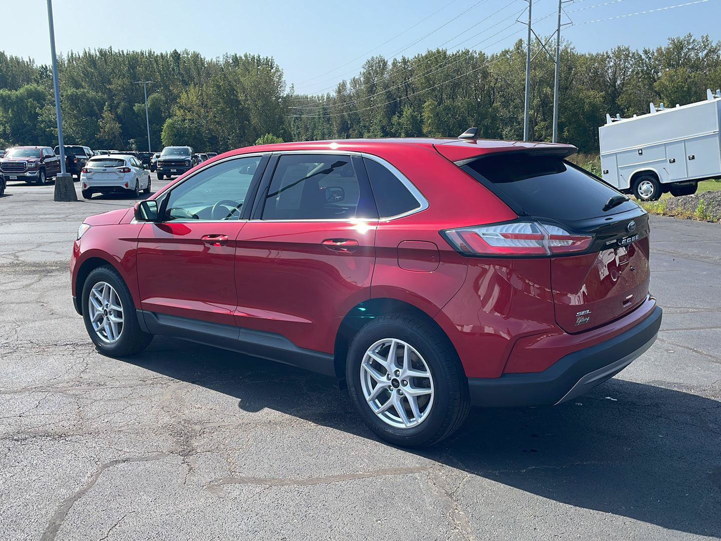 Used 2024 Ford Edge SEL w/ Convenience Package AWD/4WD image 3