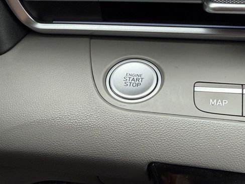 Used 2025 Hyundai Elantra SEL FWD image 22