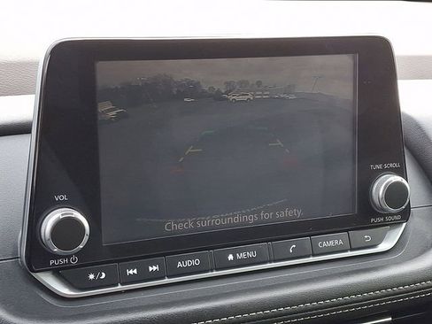 Used 2021 Nissan Rogue S image 4