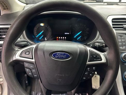 Used 2016 Ford Fusion SE image 14
