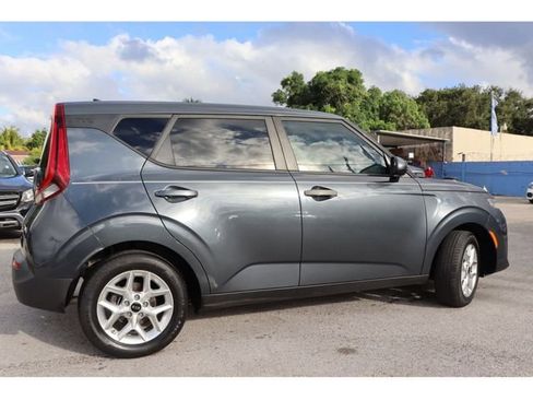 Used 2020 Kia Soul S image 3