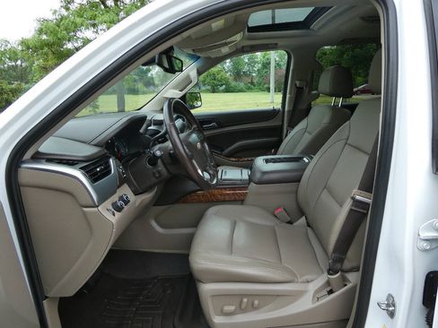Used 2017 Chevrolet Tahoe Premier AWD/4WD image 9