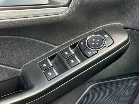 Certified 2025 Ford Escape Platinum FWD image 19