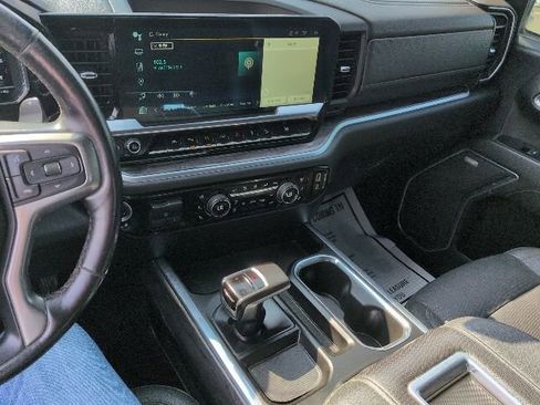 Used 2022 Chevrolet Silverado 1500 LTZ image 9