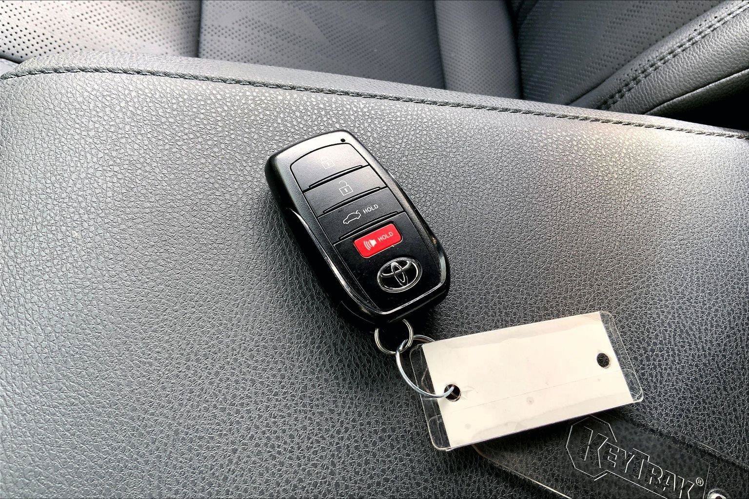 Used 2025 Toyota Camry XSE AWD/4WD image 12