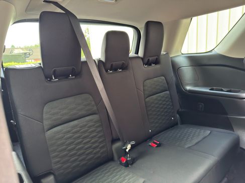 Used 2024 Nissan Pathfinder SV w/ SV Premium Package FWD image 36