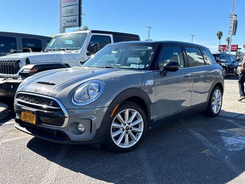 Used 2018 MINI Cooper Clubman S image 2