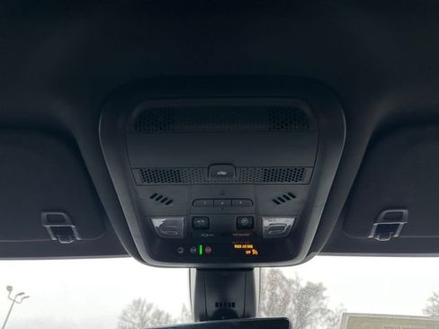 Used 2020 Cadillac XT6 Sport image 29