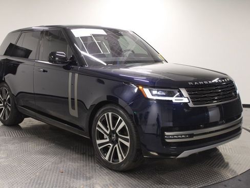 Used 2023 Land Rover Range Rover SE image 9