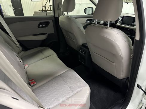 Used 2021 Nissan Rogue SV FWD image 38