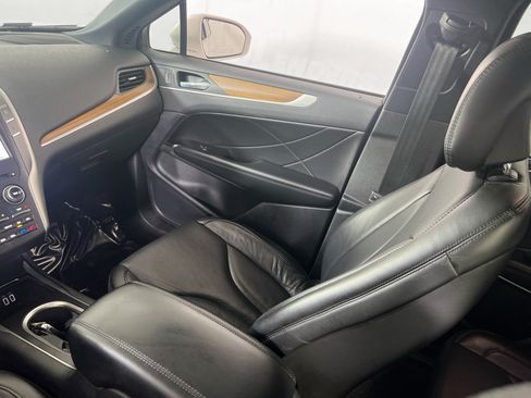 Used 2019 Lincoln MKC Reserve w/ MKC Climate Package AWD/4WD image 24