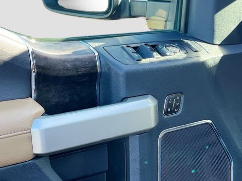 Used 2022 Ford F250 Lariat w/ Chrome Package image 18