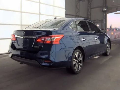 Used 2019 Nissan Sentra SV w/ Special Edition Package FWD image 2