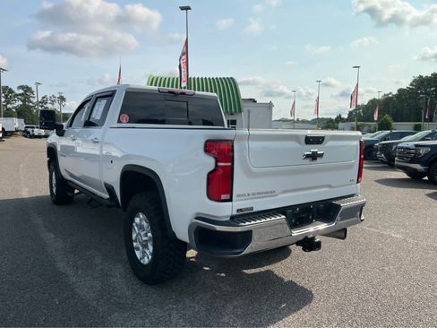 Used 2024 Chevrolet Silverado 2500 LTZ w/ LTZ Convenience Package AWD/4WD image 12