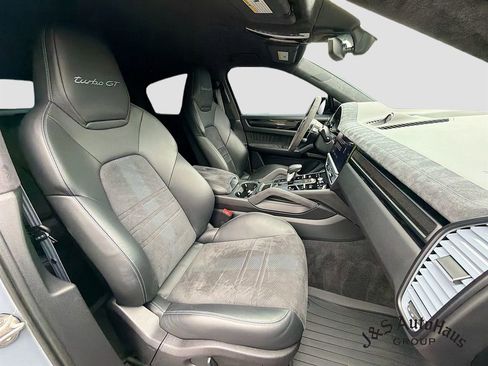 Used 2022 Porsche Cayenne Turbo GT AWD/4WD image 33