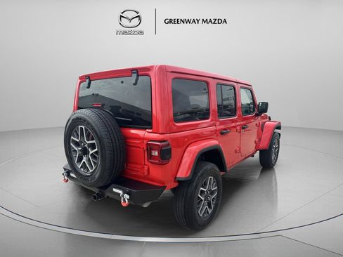 Used 2025 Jeep Wrangler Unlimited Sahara AWD/4WD image 7