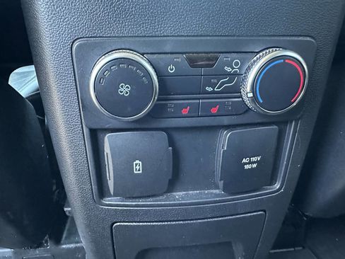 Used 2022 Ford Explorer Limited w/ Hybrid Equipment Group 310A RWD image 18