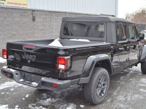 New 2026 Jeep Gladiator Sport image 8