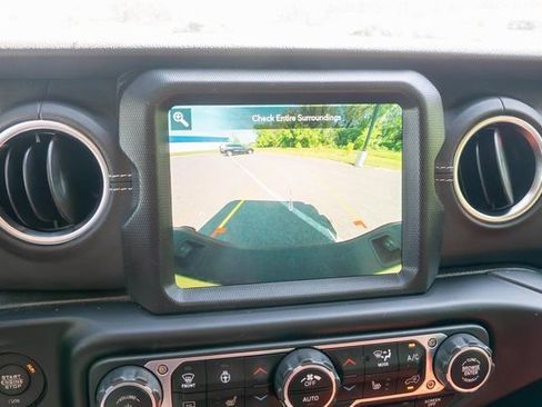 Used 2023 Jeep Gladiator Overland w/ Popular Equipment Package AWD/4WD image 25