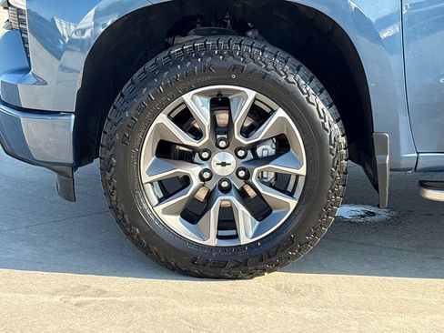Used 2024 Chevrolet Silverado 1500 RST AWD/4WD image 38