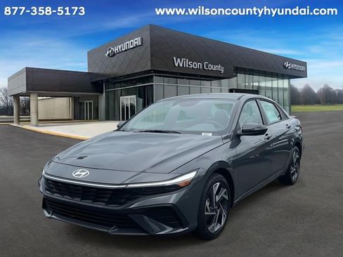 Used 2025 Hyundai Elantra Sport image 1