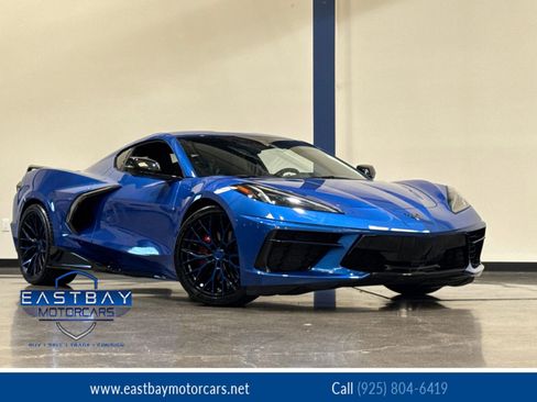 Used 2021 Chevrolet Corvette Stingray Coupe w/ Engine Appearance Package RWD image 1