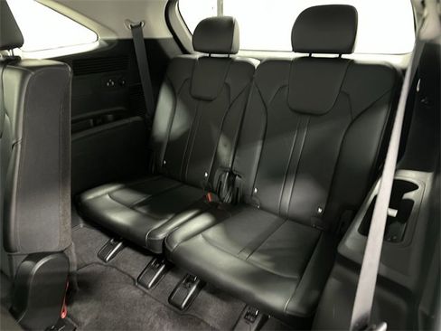 Used 2024 Kia Sorento S image 22