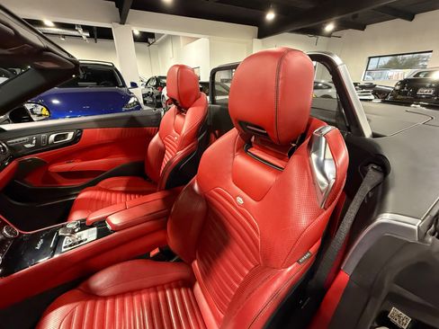 Used 2016 Mercedes-Benz SL 550 image 31
