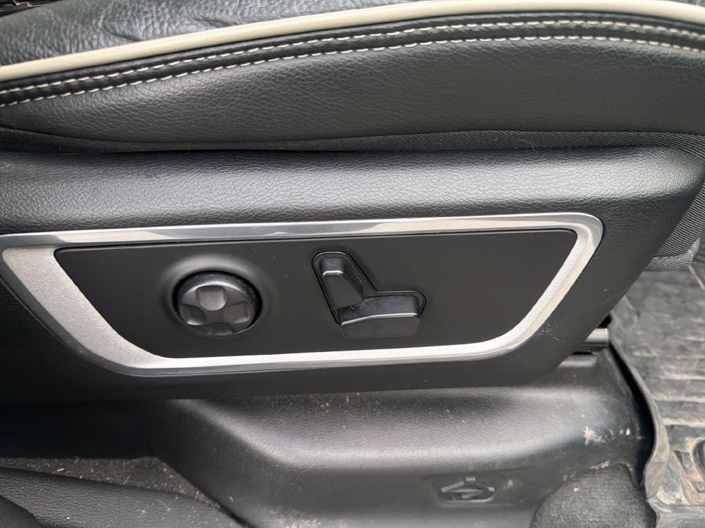 Used 2020 RAM 1500 Laramie AWD/4WD image 25