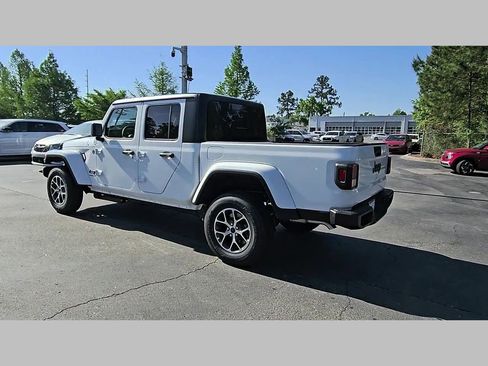 New 2026 Jeep Gladiator Sport AWD/4WD image 30