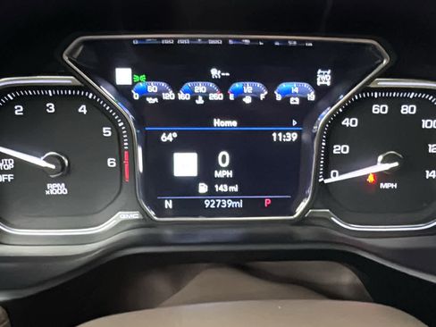 Used 2021 GMC Yukon Denali w/ Denali Premium Package image 11