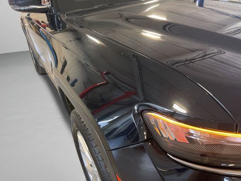 Used 2023 Jeep Grand Cherokee Limited image 29