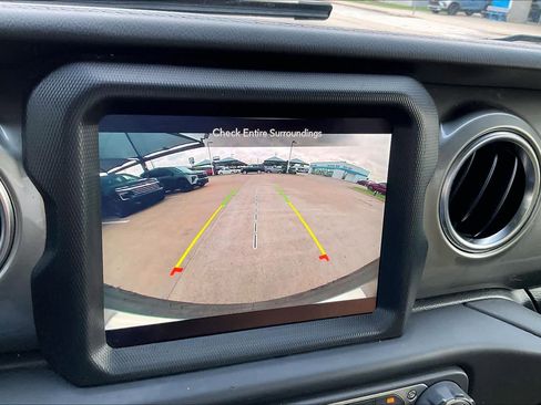 Used 2021 Jeep Wrangler Unlimited Sahara image 25