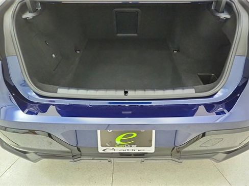 Used 2023 BMW i7 xDrive60 image 14